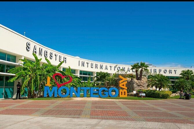Airport Private Round Trip Transfer - The 40-Minute AC Ride to Your Hotel and Back