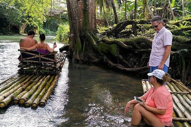 Bamboo Rafting With foot massage - Private for your group: what that changes (and what it doesn’t)