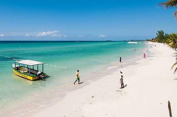 Blue Hole Mineral Spring, Ricks Cafe, 7 Mile Beach and Shopping Private Tour - When This Tour Is the Best Fit for Your Travel Style