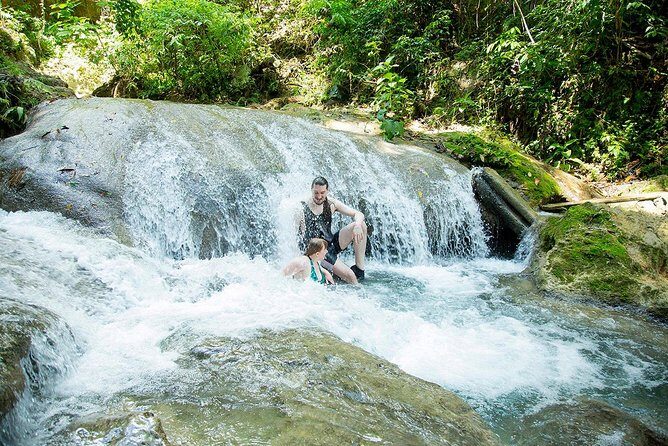 Blue Hole Waterfalls and Rasta Garden from Montego Bay - The full-day flow: 6 to 8 hours without losing the magic