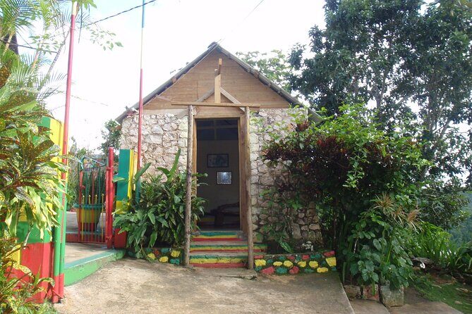 Bob Marley Nine Miles, sightseeing and local food and fruit stop - Nine Miles: Why the mausoleum is the whole point