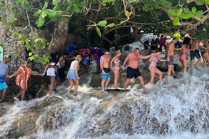 Dunn's River Falls Climb and Beach Include Entry Fee (ᵔᵕᵔ) - What to bring and how to handle the slippery-rock factor