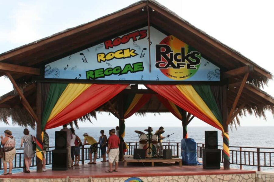 From Montego Bay: Negril Beach & Rick's Cafe Sunset Day Trip - Negril’s Seven-Mile Beach: Why This Stretch Feels Different