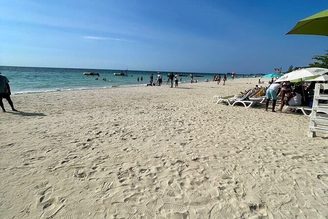 Jamaica Adventure: Bamboo Rafting, Negril Beach & Rick's Sunset - Getting There Comfortably and Keeping the Day on Track