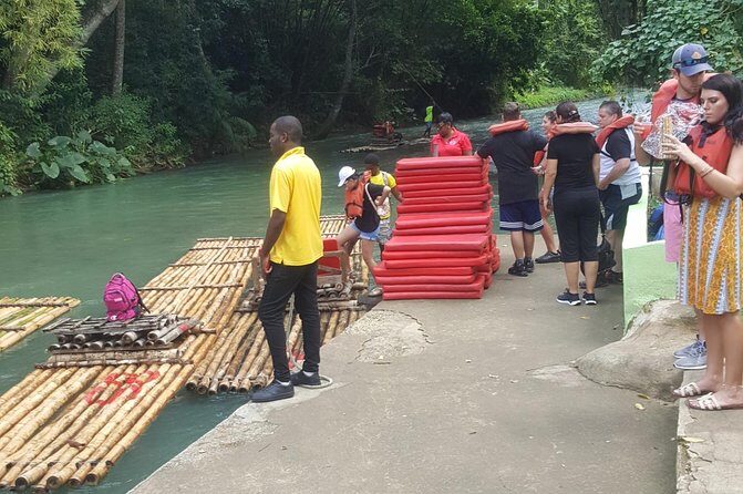 Martha Brae Rafting Adventure - Montego Bay to Martha Brae: the easiest way to start