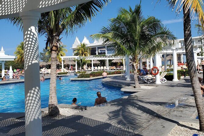 Montego Bay Airport Ja MBJ to Hotels in Montego Bay or Falmouth - Comfort and Safety You Can Feel in the First 2 Minutes