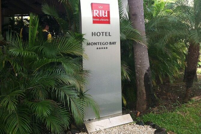 Montego Bay Airport private Taxi to Royalton Negril - Dropping Off in Negril (and Planning the Airport Return)