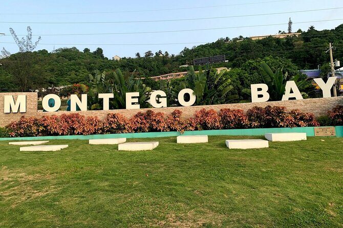 Montego Bay Airport private Taxi to Royalton Negril - Private Taxi Comfort: No Sharing, Plus a Stop If You Need It