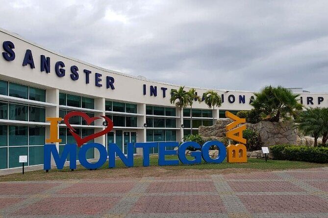 Montego Bay Airport Transfer to Hotels in Montego Bay or Falmouth - From Sangster Airport to your hotel: the real point
