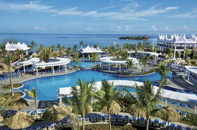 Montego Bay Airport Transfer to Hotels in Montego Bay or Falmouth - Driver info that goes beyond directions