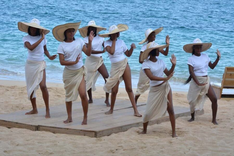 Montego Bay: Bamboo Beach Club VIP Access +Lunch & Cocktails - Cocktails, champagne drinks, and the mixology demonstration
