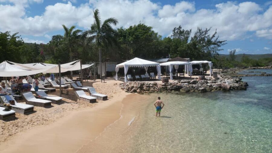 Montego Bay: Bamboo Beach Club VIP Access +Lunch & Cocktails - Light entertainment: line dancing and cocktail demos