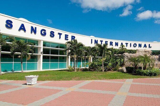 Montego Bay Jamaica MBJ Airport Transfer to Hotels in Montego Bay - Inside the Car: Air-Conditioning, WiFi, Water, and Beverage Comfort