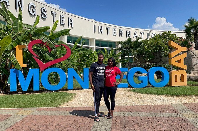 Montego Bay Private Taxi & Airport Transfers - What You Get in the Car: A/C, WiFi, Water, and Drinks