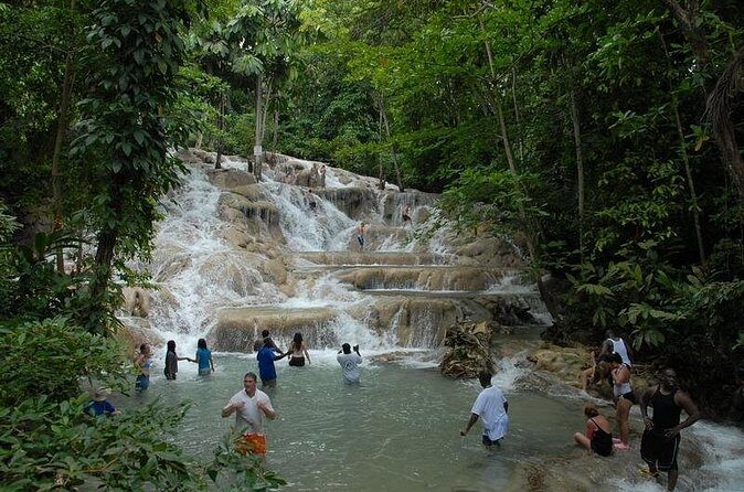 Montego Bay tour: Dunn's River Falls - After the falls: lunch on your own + the best kind of cooldown