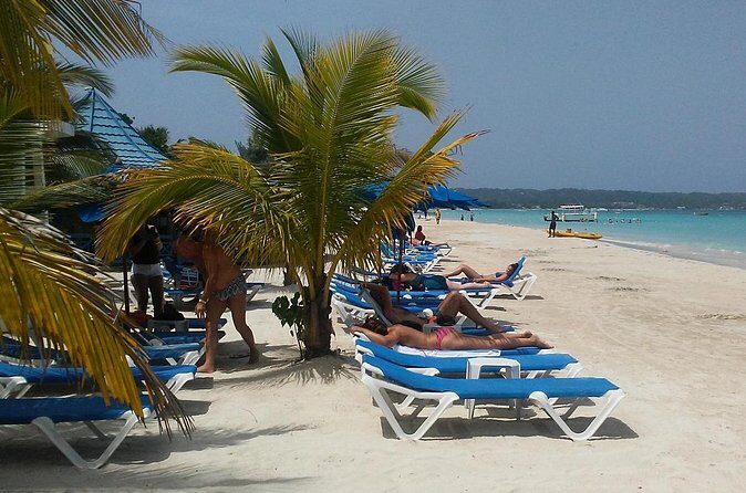 Negril seven Miles Beaches & Shopping Only | Spend more time on the Beach: - The 4:30 pm Shopping Window: Browse, Learn, Then Head Back