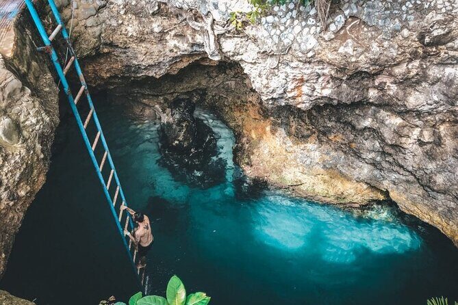 Parasailing, Blue Hole Mineral Spring, Seven Mile Beach - Seven Mile Beach: the classic “stay and play” stretch