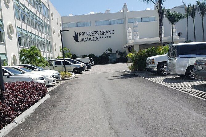 Princess Grand Jamaica Private Airport Transfer from Montego Bay - Flight Tracking Means Less Waiting at the Airport Curb