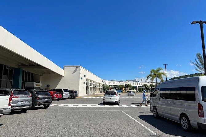 Private Airport Pickup and drop off in Jamaica - First Steps in Montego Bay: Sangster Airport Pickup That Starts Easy
