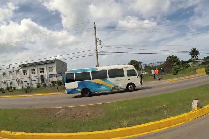 Private Airport Transfer in Montego Bay - Car Seats and Comfort Details for Families and Kids