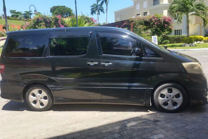 Private Airport Transfer to Dreams Rose Hall Resort - Arriving at the Resort: Why the Rose Hall Location Matters