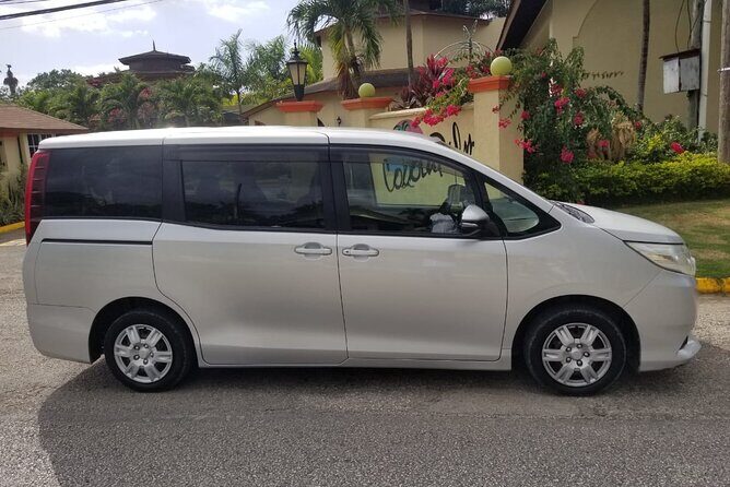 Private Airport Transfer to Jewel Grande Montego Bay Resort - Price and value: when $20 per person feels like a steal