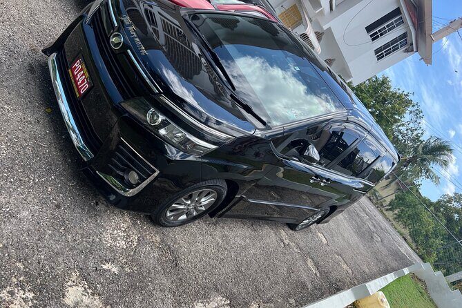 Private Airport Transfers in Montego Bay - Meeting your driver at Sangster International Airport (with your name)