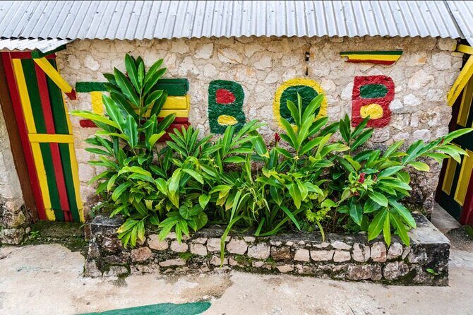 Private Bob Marley 9 mile & DunnsRiverFalls Tour from Montego Bay - Columbus Park and Mammee Bay Waterwheel: quick lessons on arrivals and sugar