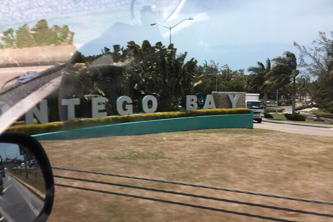 Private Transfer from Sangster Airport to Montego Bay Hotels - Cold Red Stripe Beers and Bottled Water: Nice Touch, Not a Party Bus