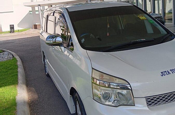 Private Transportation to and from Montego Bay Airports or Hotels - Price and Value: What $20 Per Person Buys You
