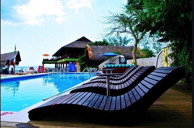 Rick's Cafe and 7 Mile Beach from Montego Bay - Price and logistics: is $95 good value?