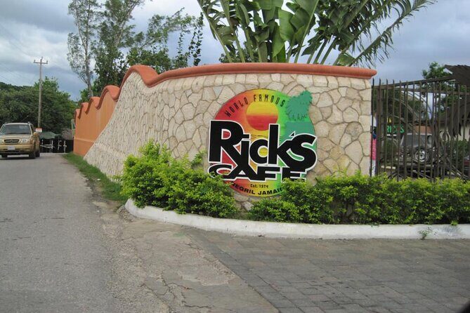 Ricks Cafe and Negril Seven Miles Beach Irie Tour - Private Transport from Montego Bay to Negril: The 3–4 Hour Flow