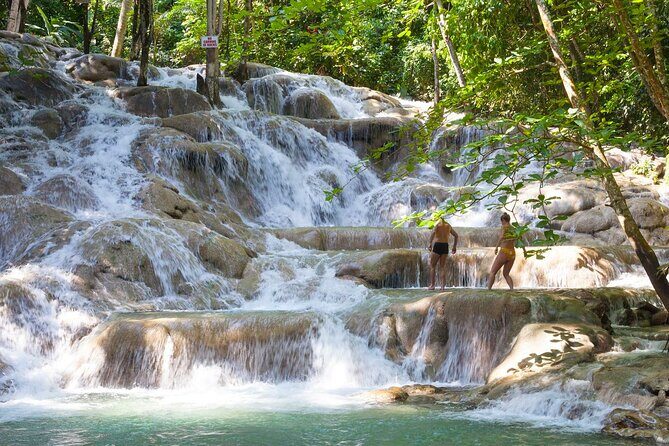 Rio Nuevo Bamboo River Rafting & Dunn's River Falls - Price and what’s actually included (and why it’s good value)