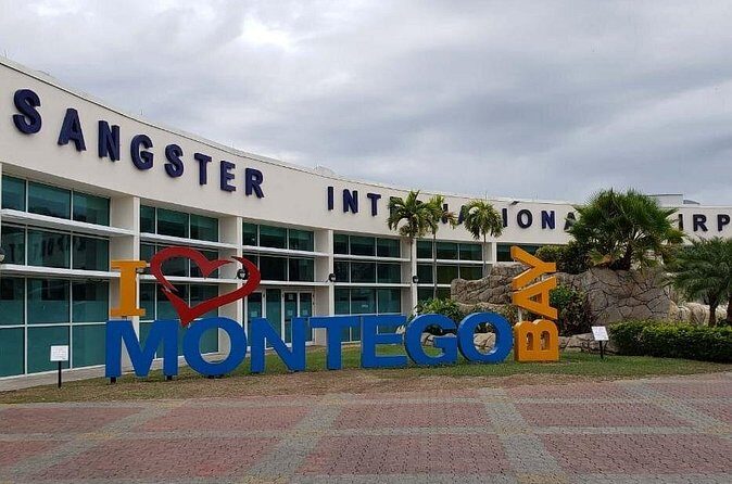 Sangster International Airport – Montego Bay Private Transfers - Airport Pickup vs Hotel Pickup: How the Experience Flows