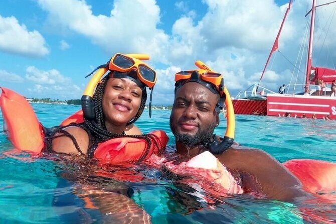 Snorkeling and Shopping in Montego Bay with Hotel pickup - Entering the Water: What the Guided Snorkeling Hour Actually Feels Like